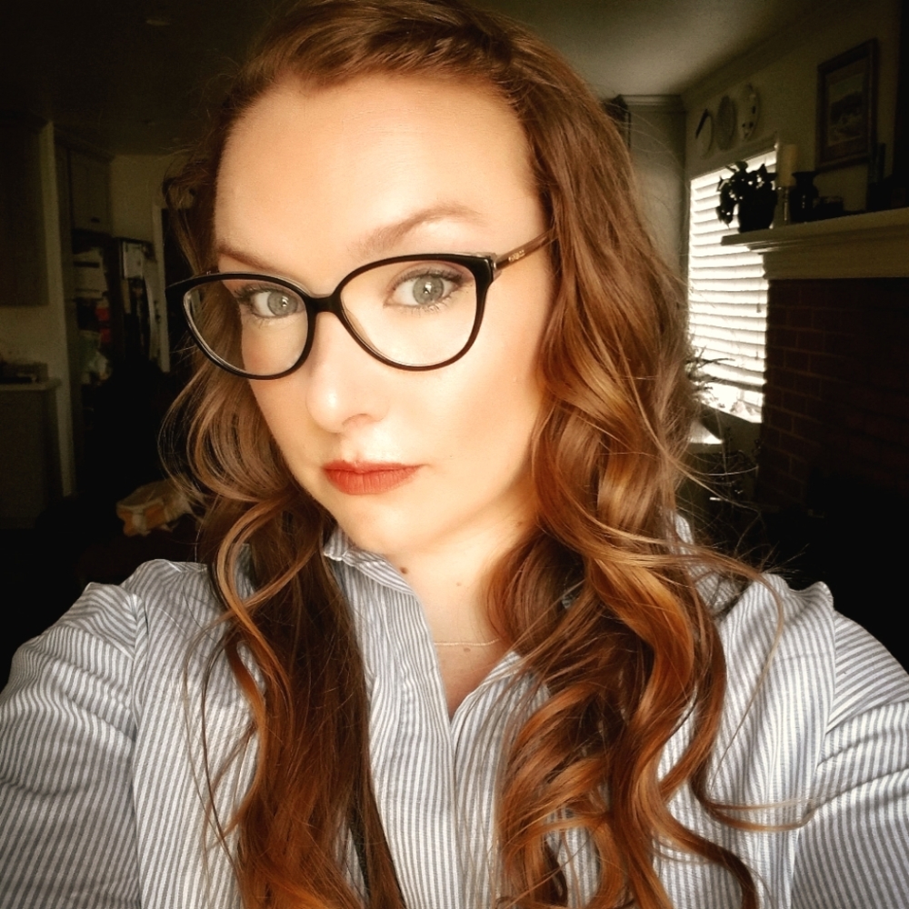 Meet your Posher, Holly